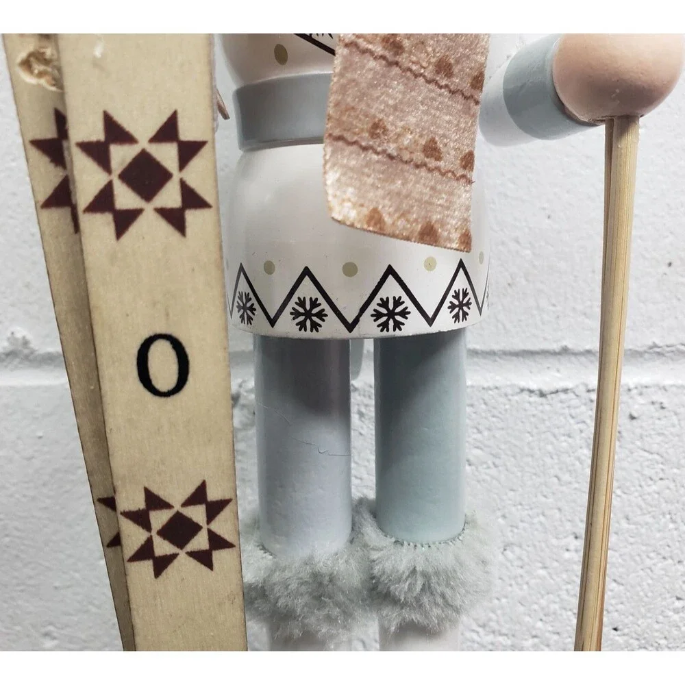 Wooden Christmas Nutcracker,14